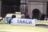 снимка 5 Автобуси и таксита блокираха София (СНИМКИ)